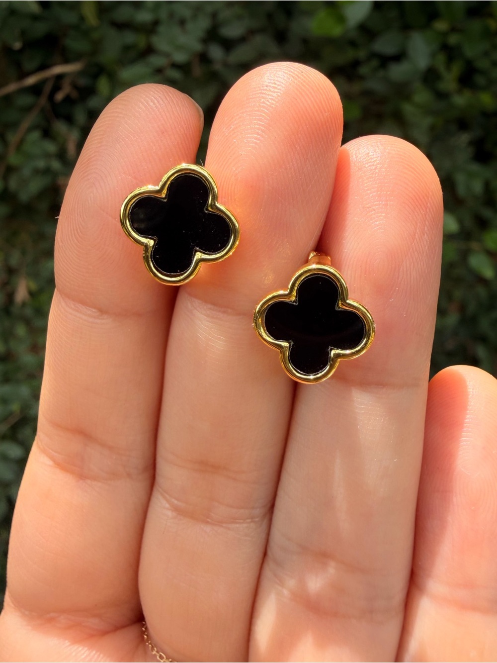 Black Clover Stud Earrings - cloverleaf - Picture 4 of 7
